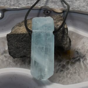 Aquamarin Anhänger, Edelsteinanhänger (15904), Kristallspitze, gebohrt