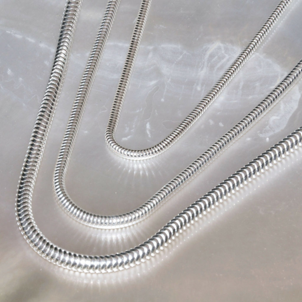 Schlangenkette 925 Silber 42 cm lang 0,8 mm dick 2,2 g Federringverschluss neu